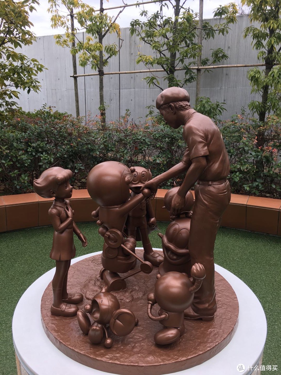 作为20多年的哆啦A梦粉，看到这个雕塑，差点泪目