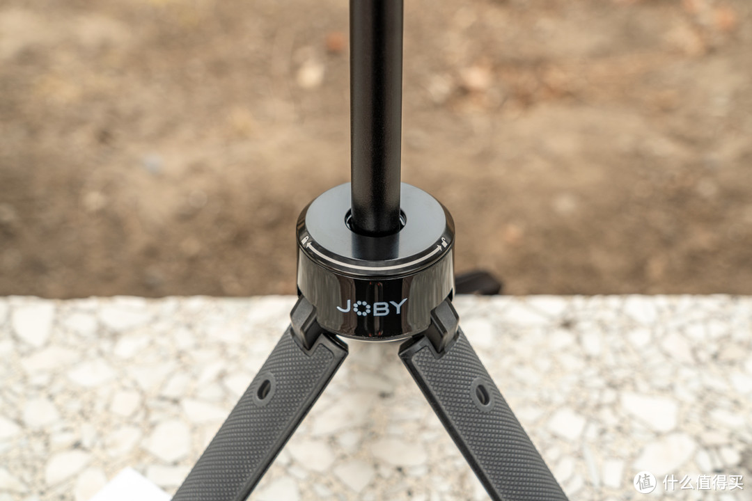 个头不大，功能不少，可变形的 Joby TelePod PRO 三用相机支架