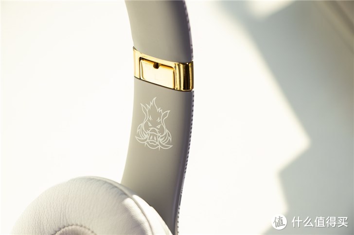 苹果Beats Solo 3 Wireless新春特别款耳机开箱体验：性感野猪，在线待撩