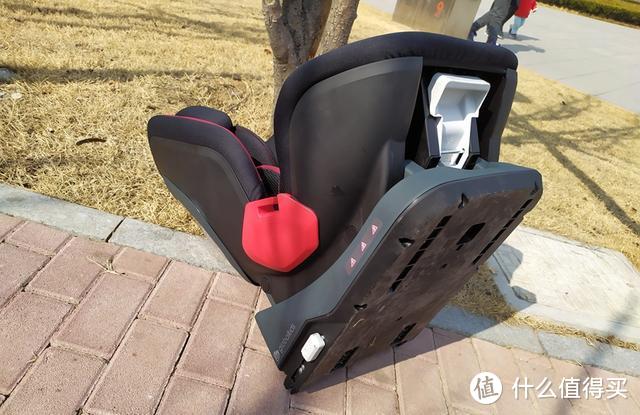环球娃娃安全座椅：儿童安全座椅中的战斗机，全心呵护儿童的安全