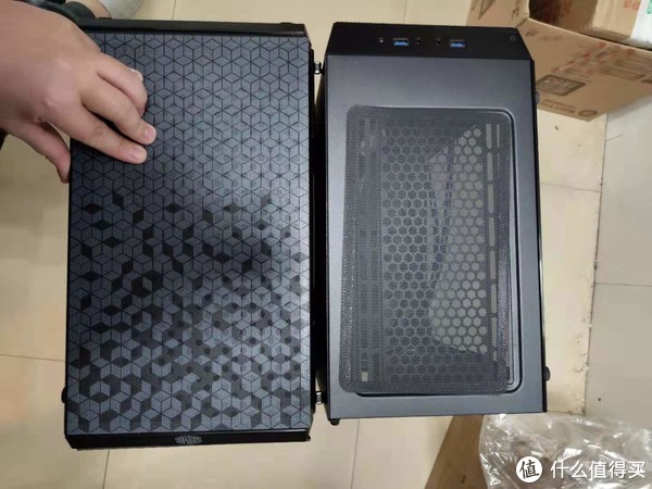 图2.3 左Q300L右银欣 后者小了一圈