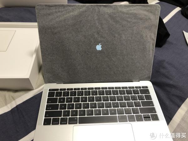 单手开盖，开盖即开机