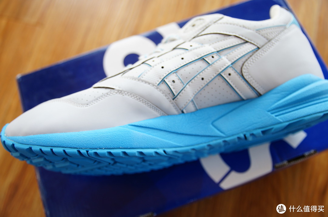 ASICS GEL-SAGA休闲运动鞋