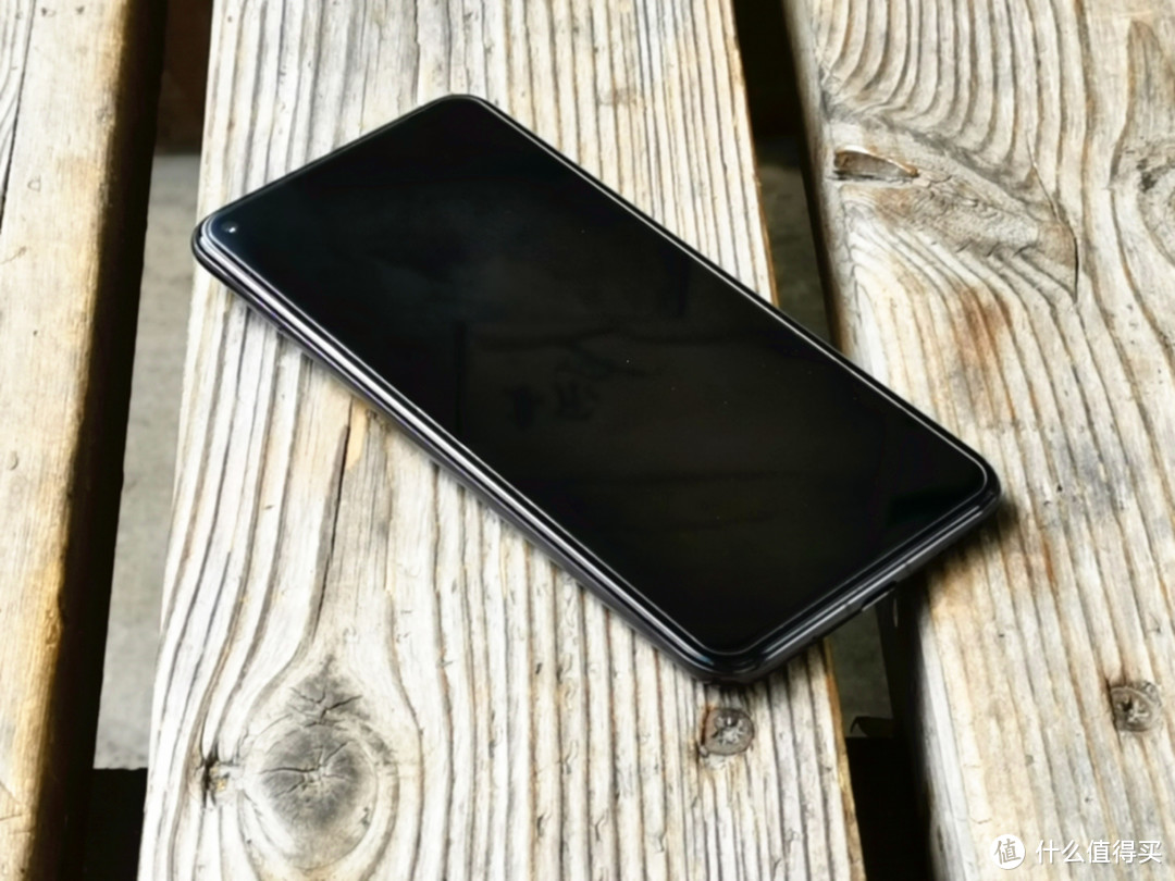 HTC粉最后还是投入了华为手机的怀抱，分享三摄的感受：华为 Nova 4 8G+128GB中配版入手使用体验
