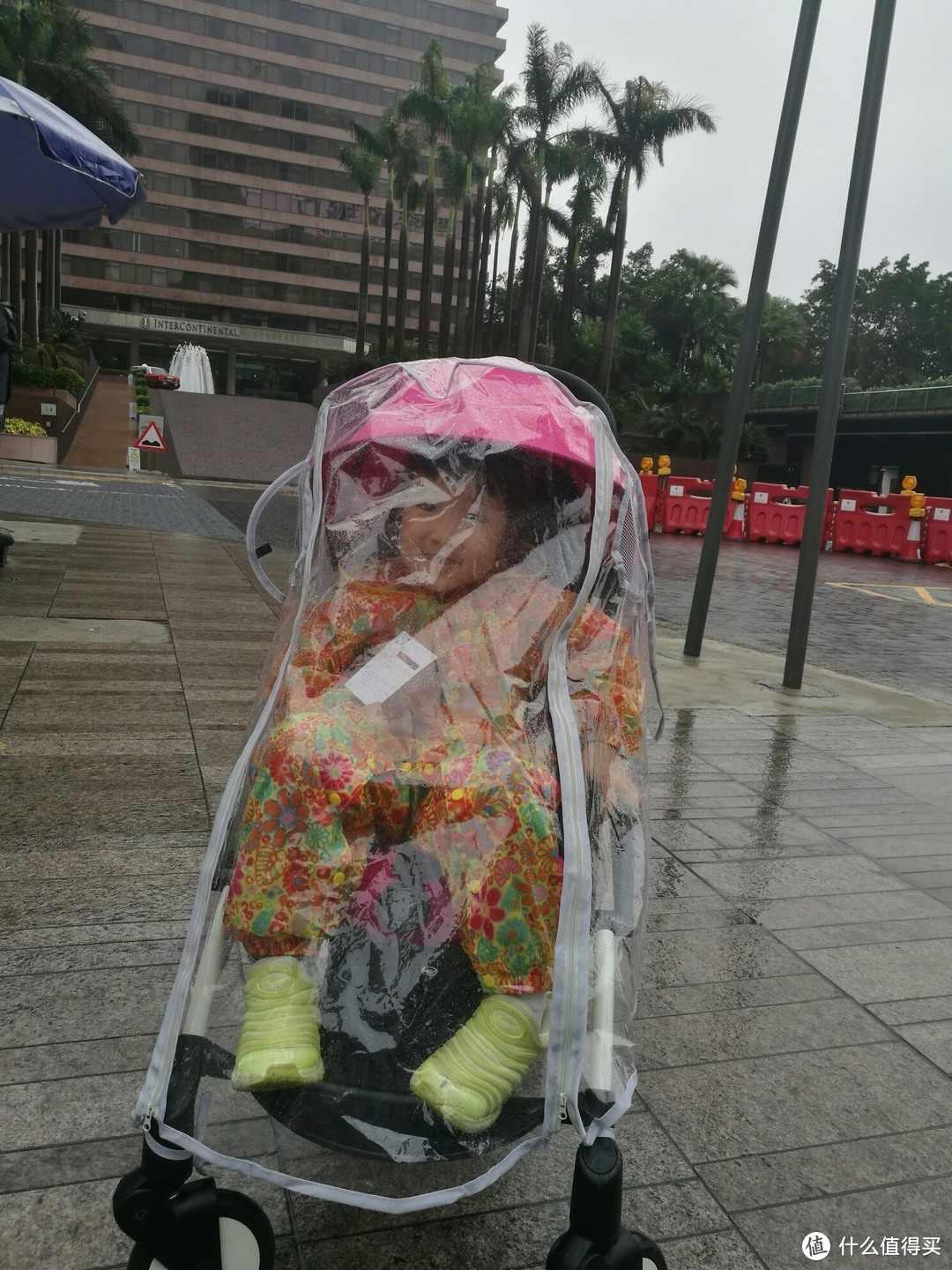 幸好带了雨罩，下雨照样嗨啊～