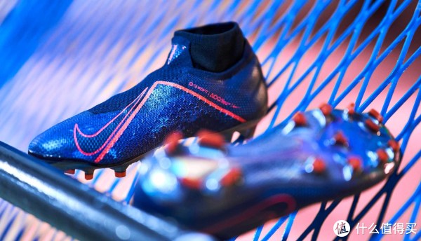 配色版 Phantom Vision Elite DF AG-Pro 足球鞋