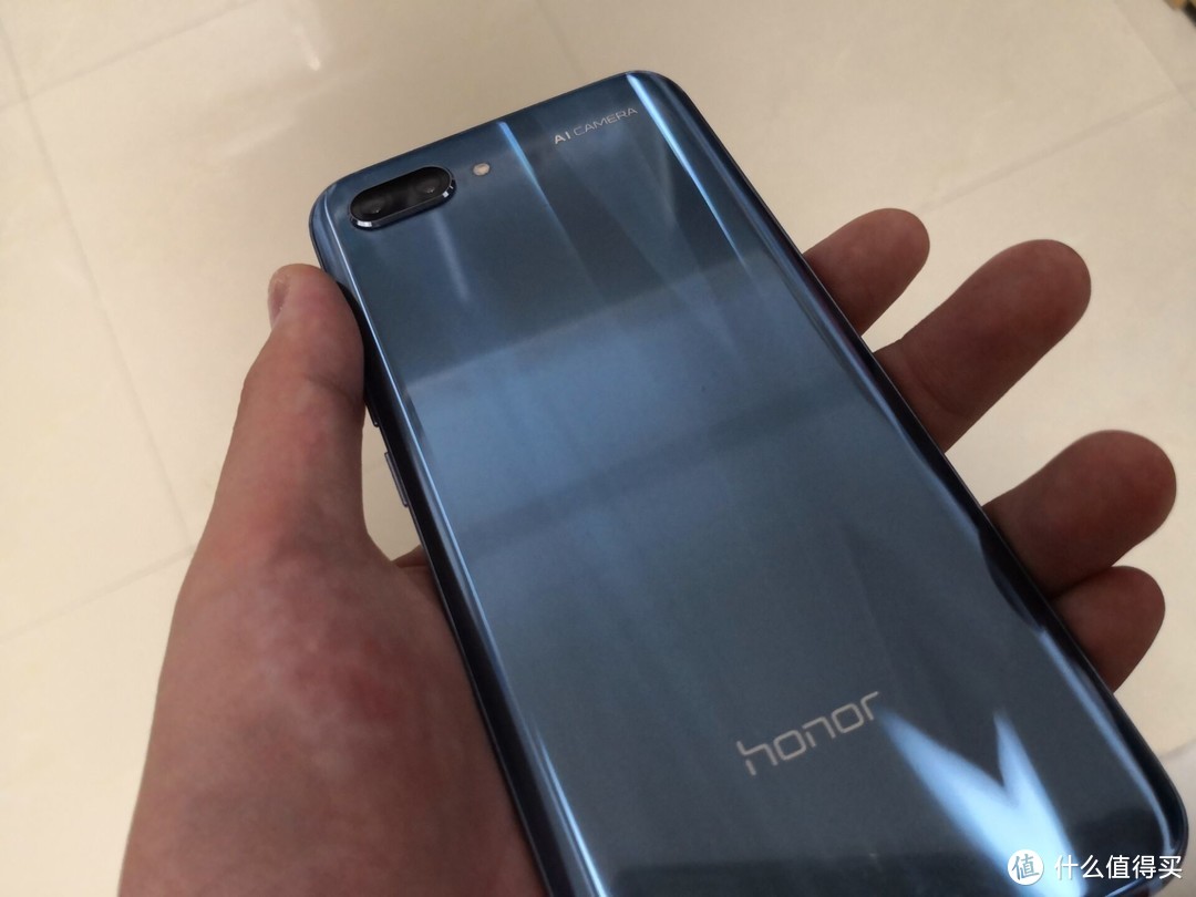 大下巴刘海屏的荣耀10现在还值得买吗honor荣耀106128海鸥灰