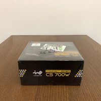 迎广CS700W SFX电源外观展示(本体|转接架|插头|风扇罩|接口)