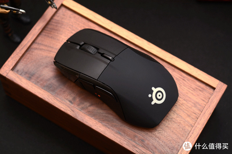 学问哥晒数码篇四十一集众多黑科技于一身赛睿rival710鼠标上手体验