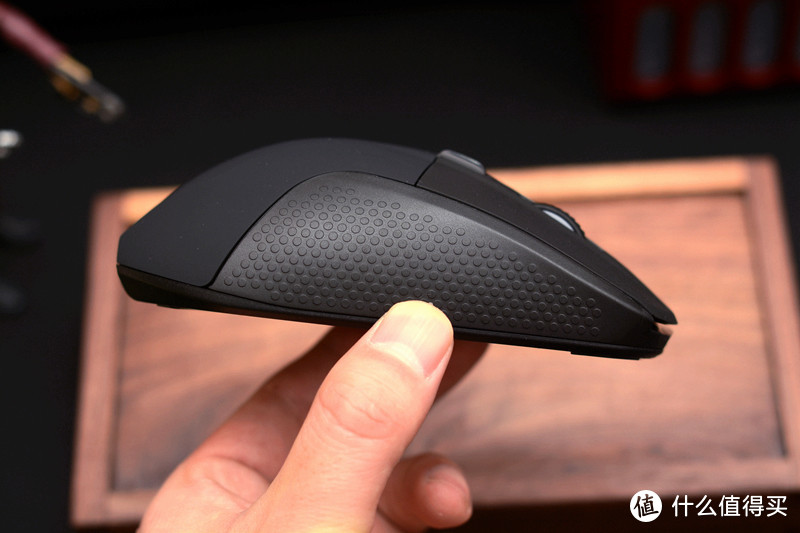 学问哥晒数码篇四十一集众多黑科技于一身赛睿rival710鼠标上手体验