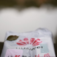 华为 Mate 20 X 智能手机外观展示(快充头|耳机|摄像头|水滴屏|按键)