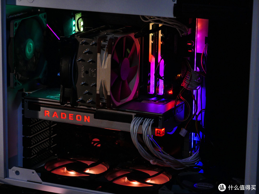 Radeon VII开箱测试：制程升级能否带来性能飞跃