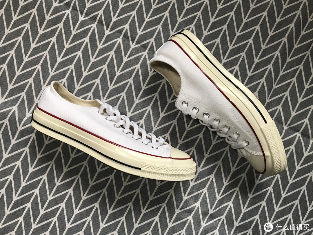 经典的Converse 1970系列复古帆布鞋