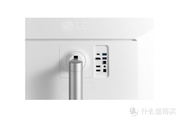 主打色彩表现：LG 发布 34WK95C-W 超宽曲面屏