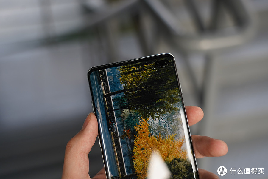 三星Galaxy S10+评测：三星终于拔出了它的大师之剑