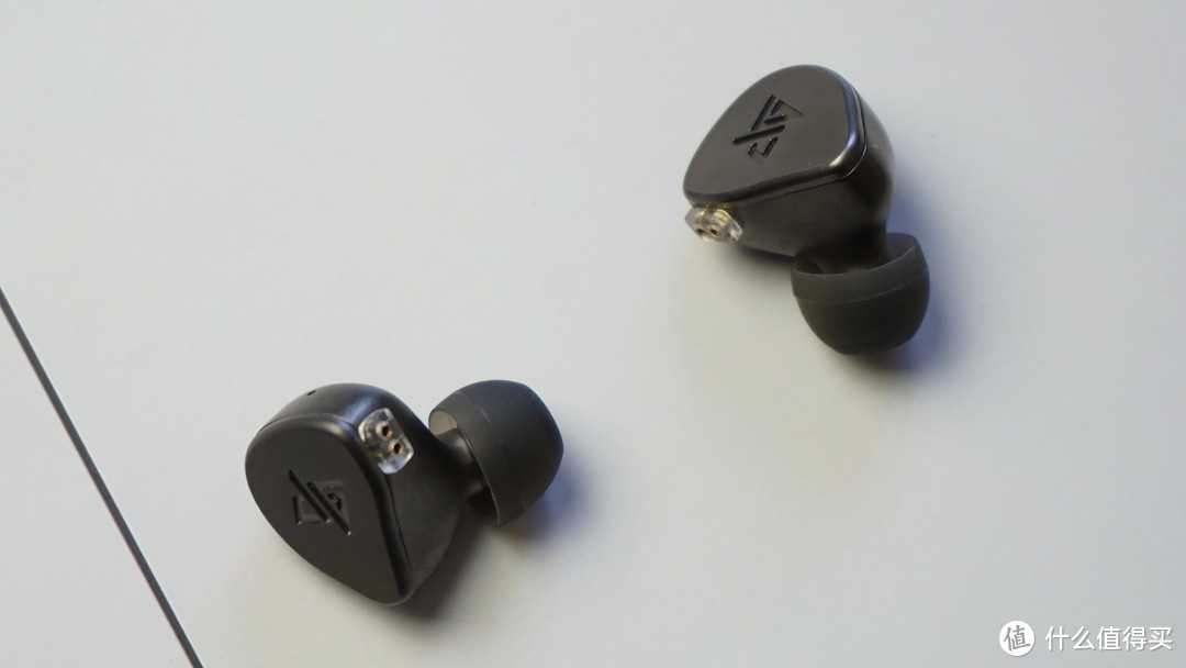 始于型，终于声——好看又好听的徕声科技 F300 入耳式HIFI音乐耳机