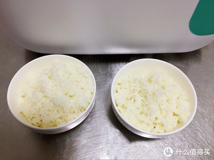 加水、洗米、煮米、清洁，饭小二煮饭机器人流水线操作一气呵成