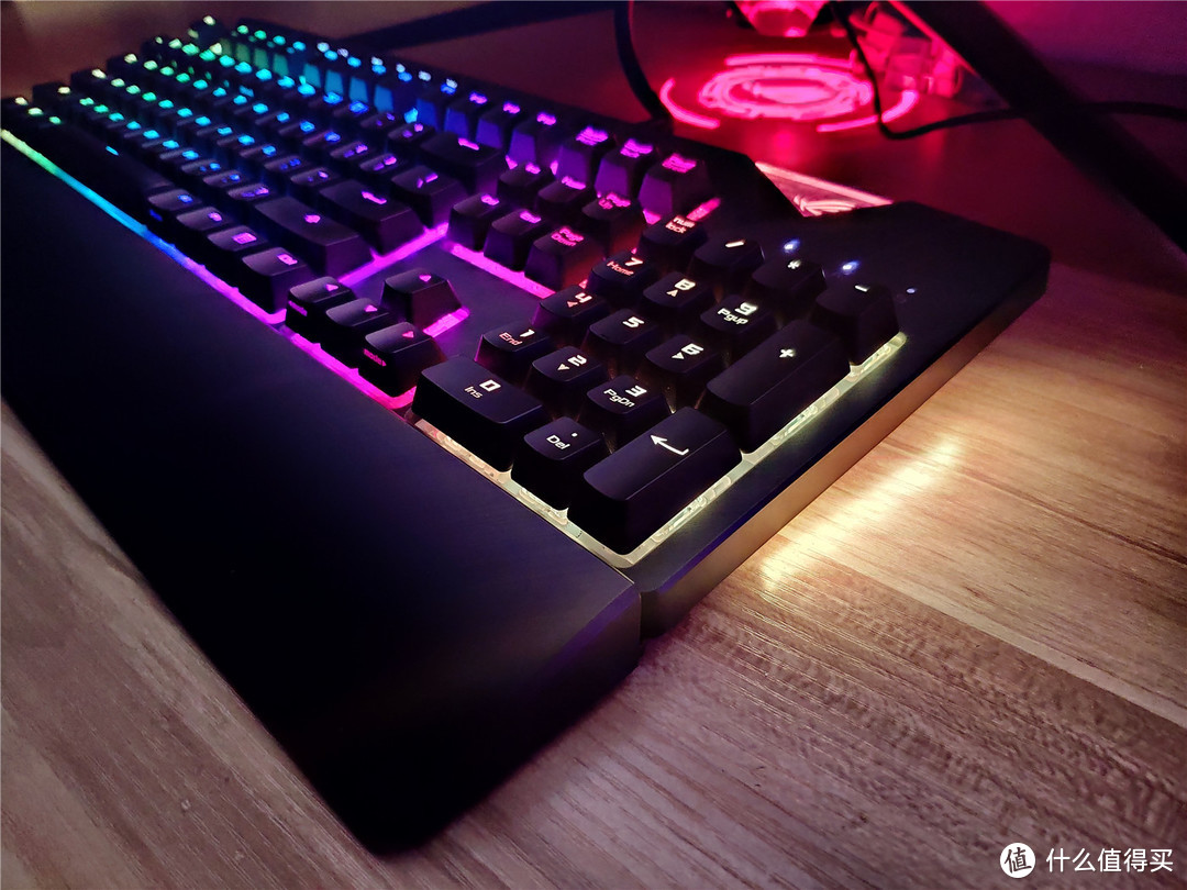 信仰光耀APEX英雄，ROG STRIX FLARE电竞机械键盘评测