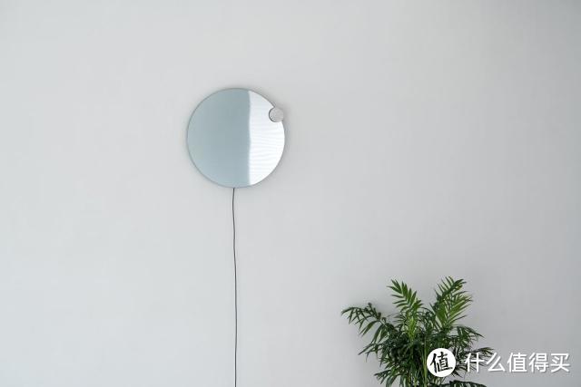 Atelier JM 设计工作室推出一款壁挂式镜灯