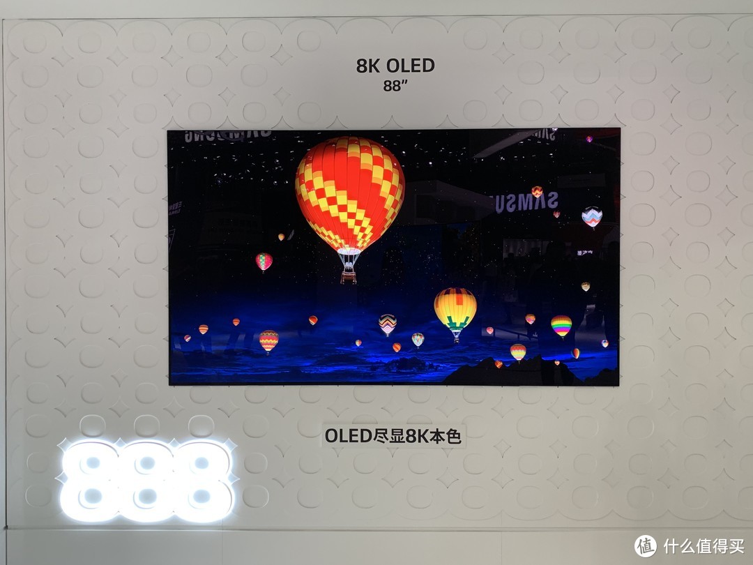 LG Display 亮相 2019AWE，OLED 黑科技层出不穷