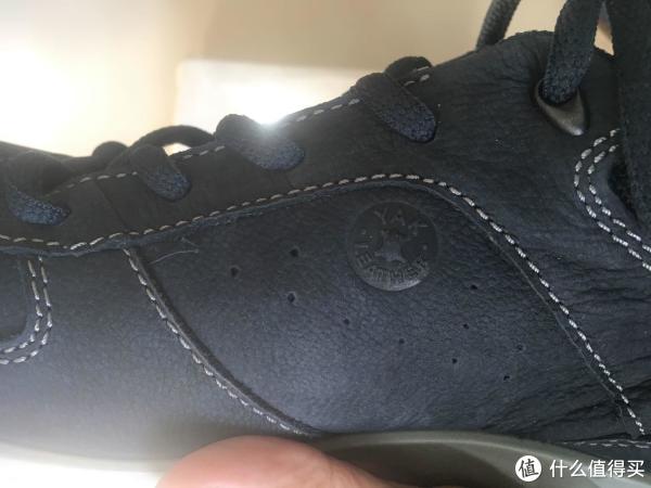 牦牛皮很结实，听说有的值友穿好几年后，鞋底子坏了，牦牛皮鞋面还很好