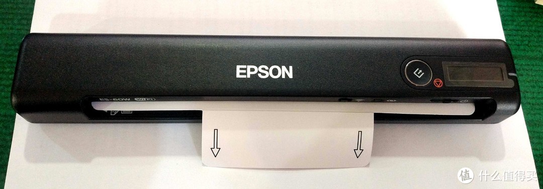 轻巧便携的 Epson ES-60W A4 WIFI便携馈纸式扫描仪