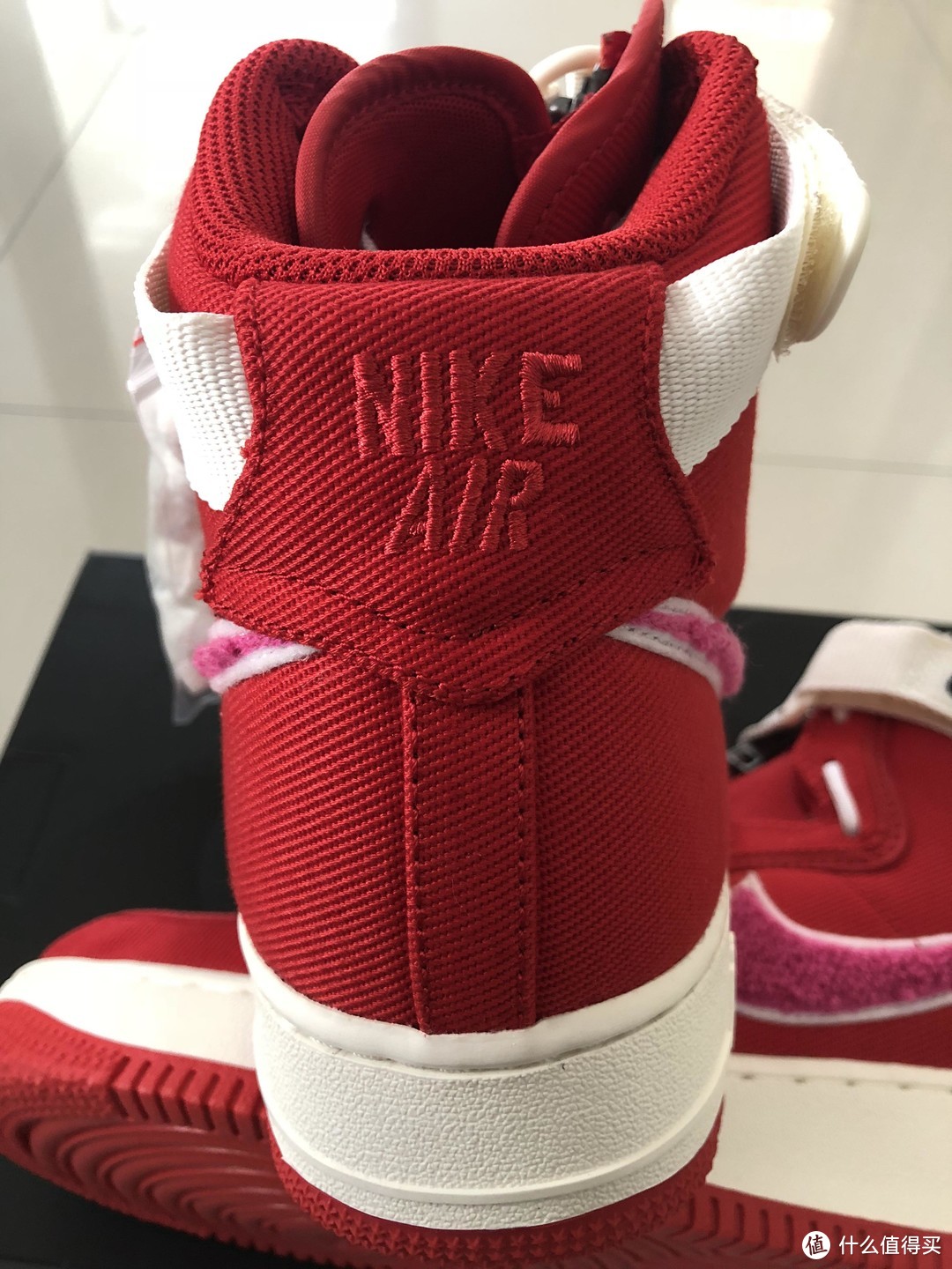 本站首晒，开箱E.U.与NIKE联名的情人节限定AIR FORCE 1 HIGH