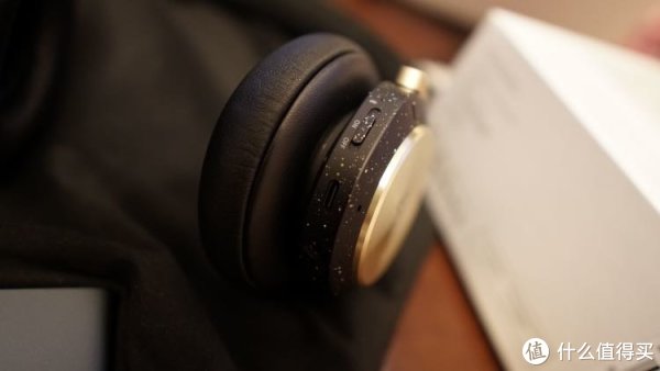 开关和触摸都在右侧