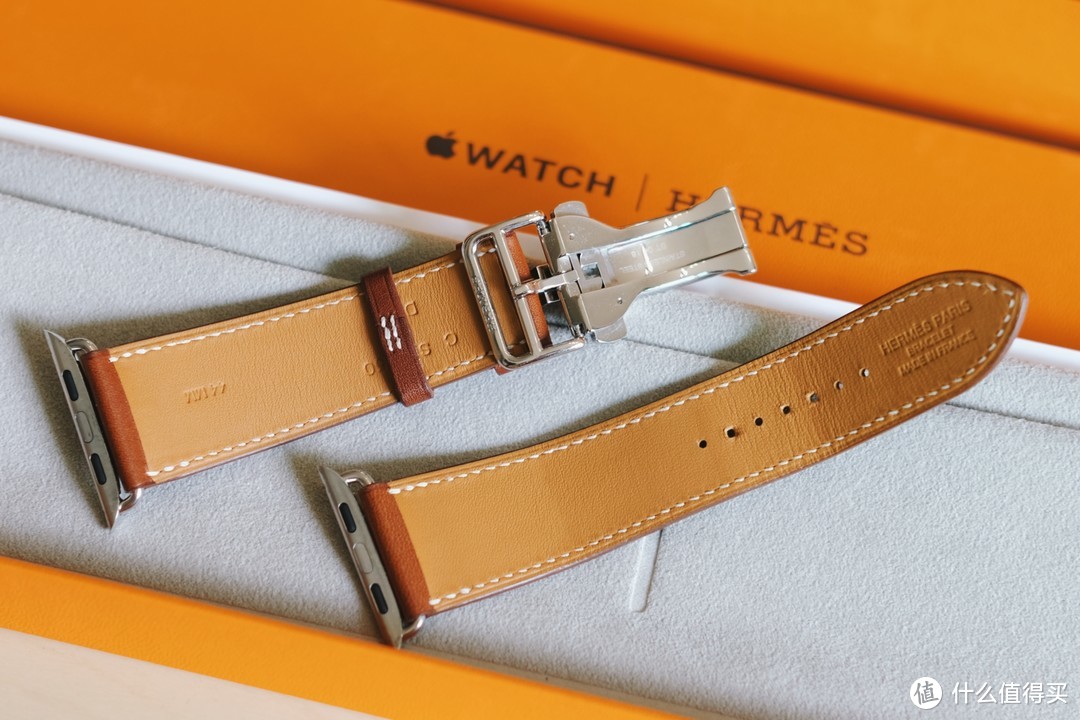 穷学生终于圆梦爱马仕—Apple Watch 4 Hermès 开箱上手，对比第3代苹果表，香哭了！