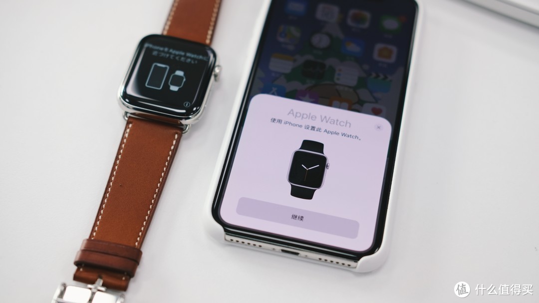 穷学生终于圆梦爱马仕—Apple Watch 4 Hermès 开箱上手，对比第3代苹果表，香哭了！