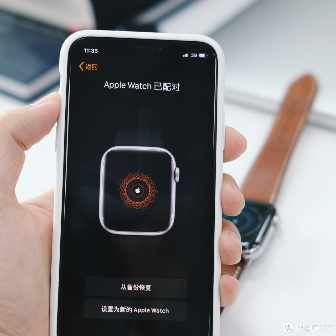 穷学生终于圆梦爱马仕—Apple Watch 4 Hermès 开箱上手，对比第3代苹果表，香哭了！