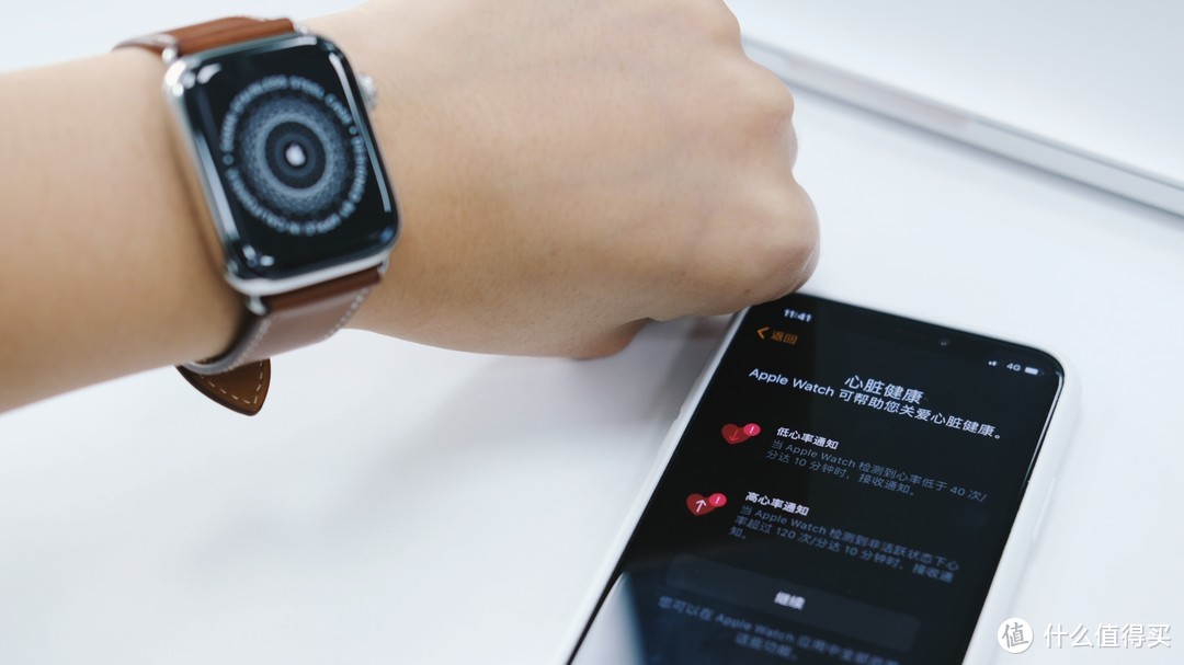 穷学生终于圆梦爱马仕—Apple Watch 4 Hermès 开箱上手，对比第3代苹果表，香哭了！