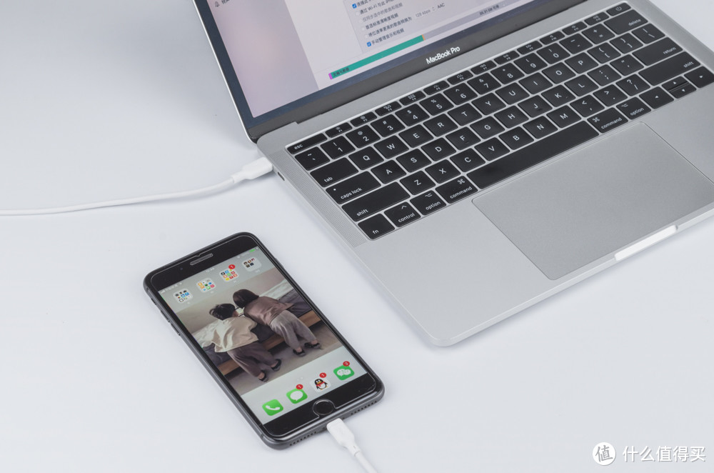 摩米士PD快充线实测：换条数据线，让你的iPhone充电也能快如闪电