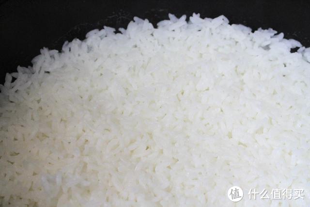 用米家APP“自动洗米”做饭！饭小二煮饭机器人评测