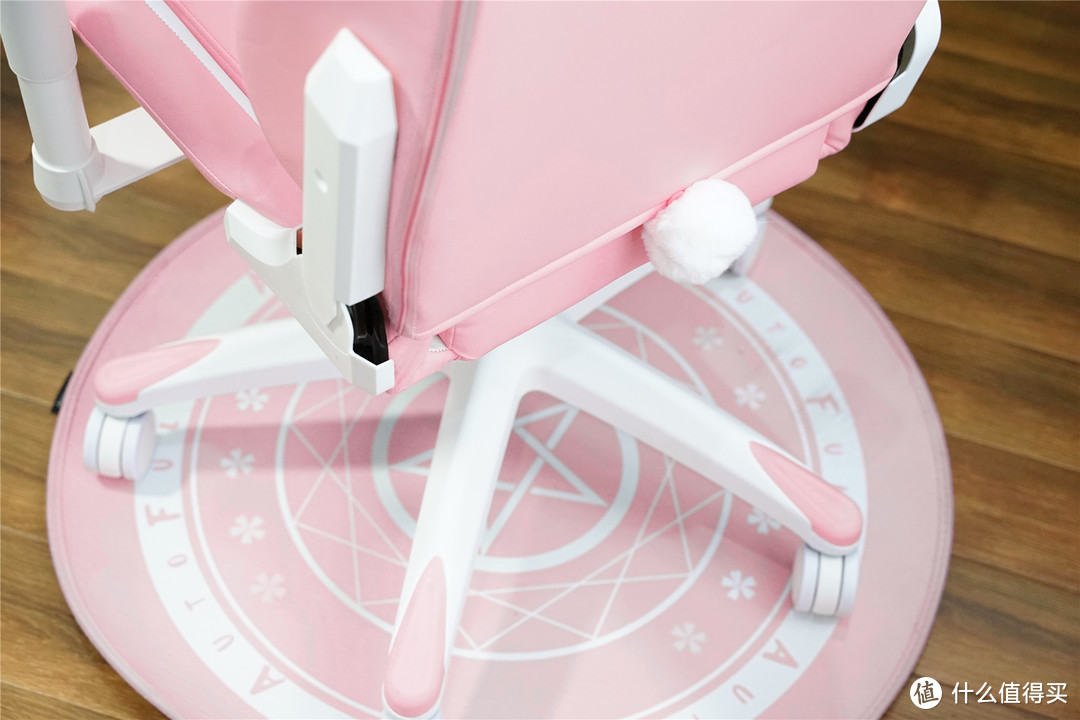 粉色治愈世界——傲风雪兔椅电竞椅