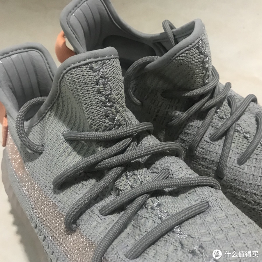 细节近览：YEEZY BOOST 350 V2 全新配色「True Form」露出