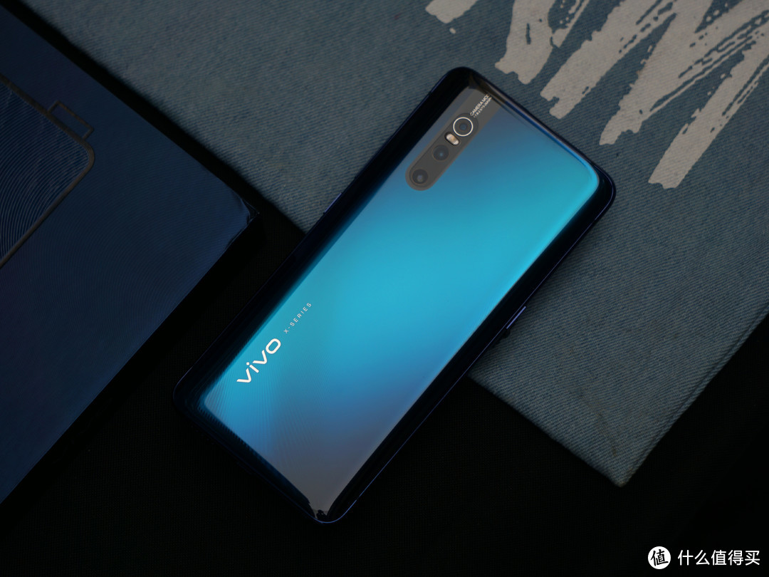 惊艳三摄极速升降，vivo X27或是又一款时尚单品