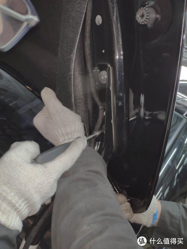 奔驰S400自动开合后备箱功能损坏，维修过程十分的麻烦