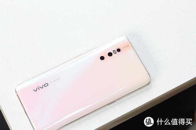 升降镜头+4800万像素，vivo颜值担当再添成员，vivo x27首发评测