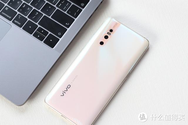 升降镜头+4800万像素，vivo颜值担当再添成员，vivo x27首发评测