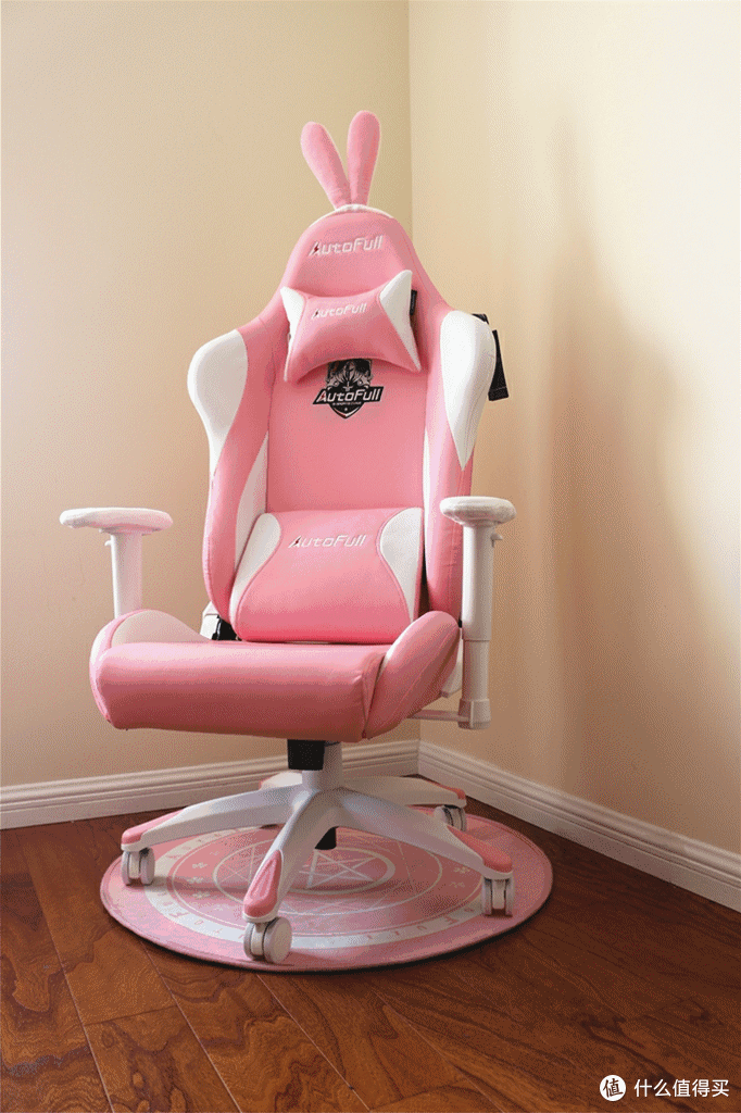 萌颜逆天,功能丰富,舒适度高—傲风 af055ppuw 粉色雪兔电竞椅