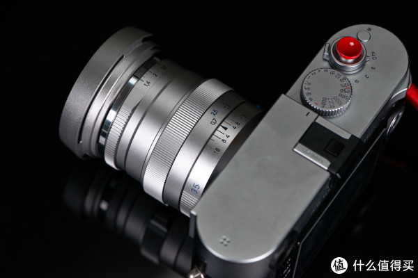 这支35定可能有些尴尬-Zeiss Distagon T* 1.4\/