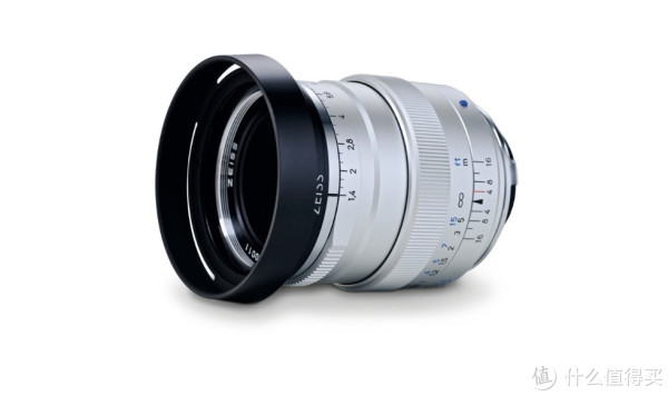 这支35定可能有些尴尬-Zeiss Distagon T* 1.4\/