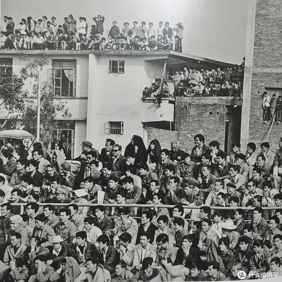 改革开放中“不美”的照片，收藏的安哥亲签摄影集《百姓足迹:生活在1979-2018》分享以及碎碎念
