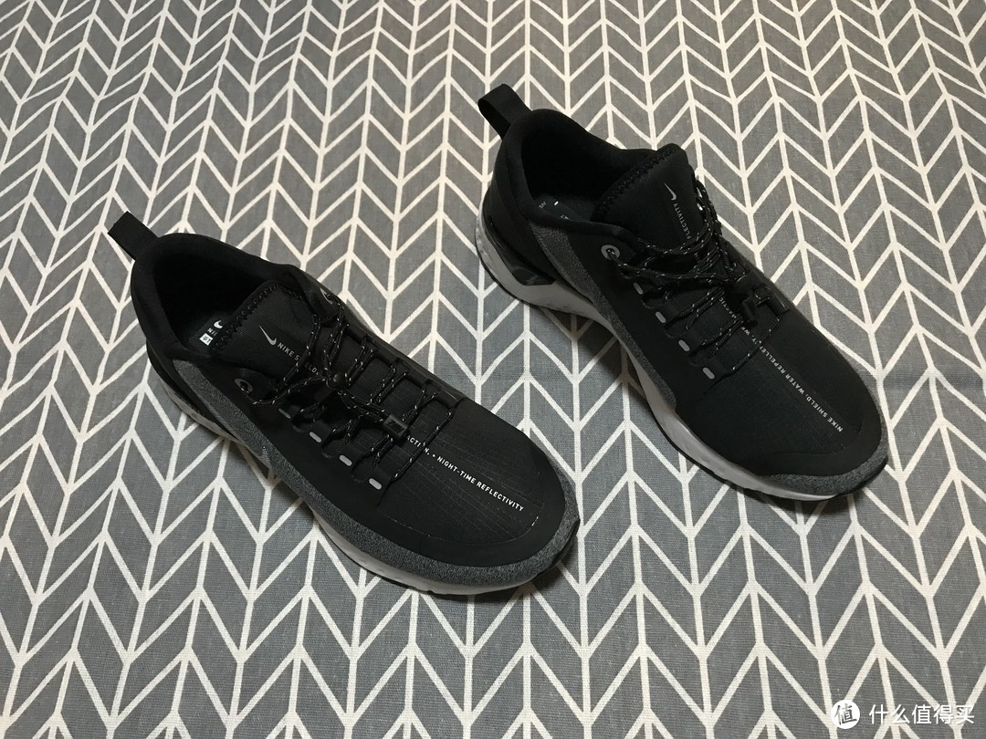 防水跑鞋NIKE ODYSSEY REACT SHIELD