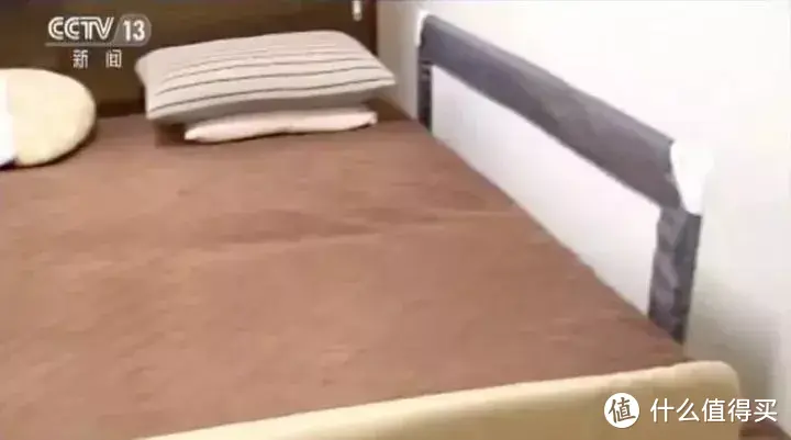 别掉坑！8款床围栏测评，娃和你才能睡个安心觉！