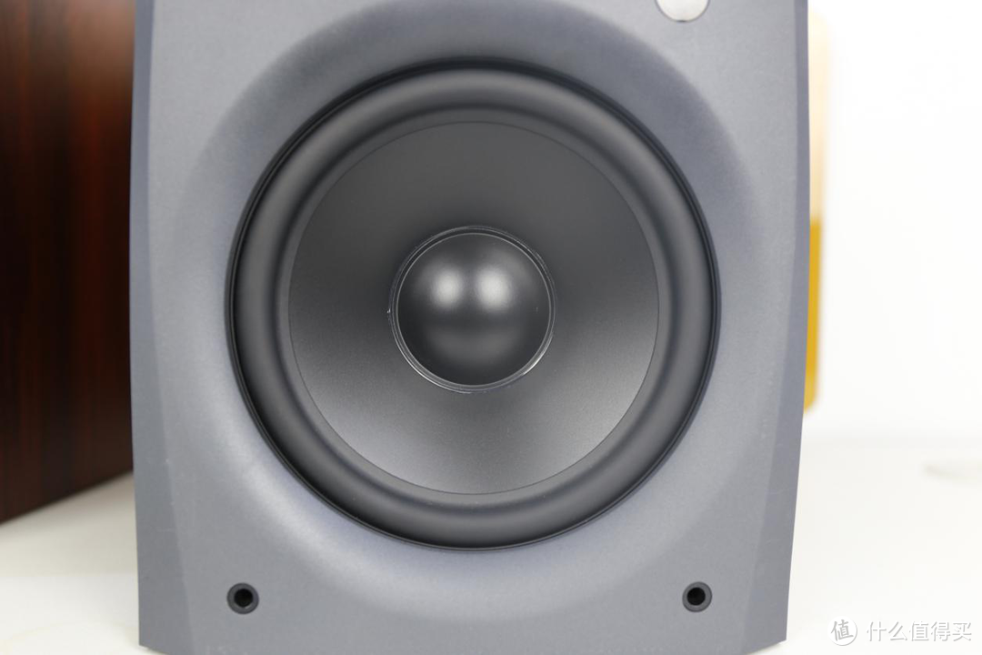 最自然纯粹的听音体验：惠威D1090有源音箱
