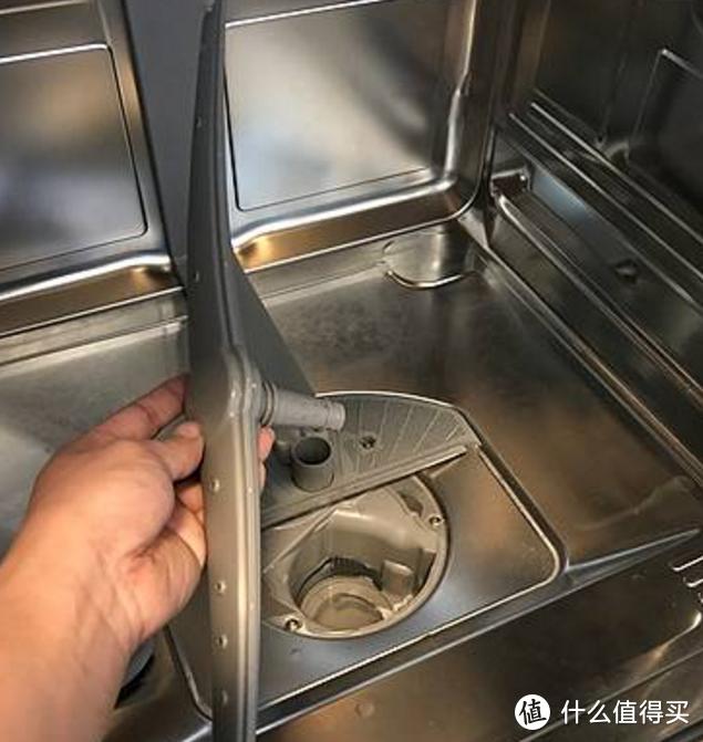 为什么我的餐具没洗干净？用洗碗机洗碗一定要放洗碗粉吗？