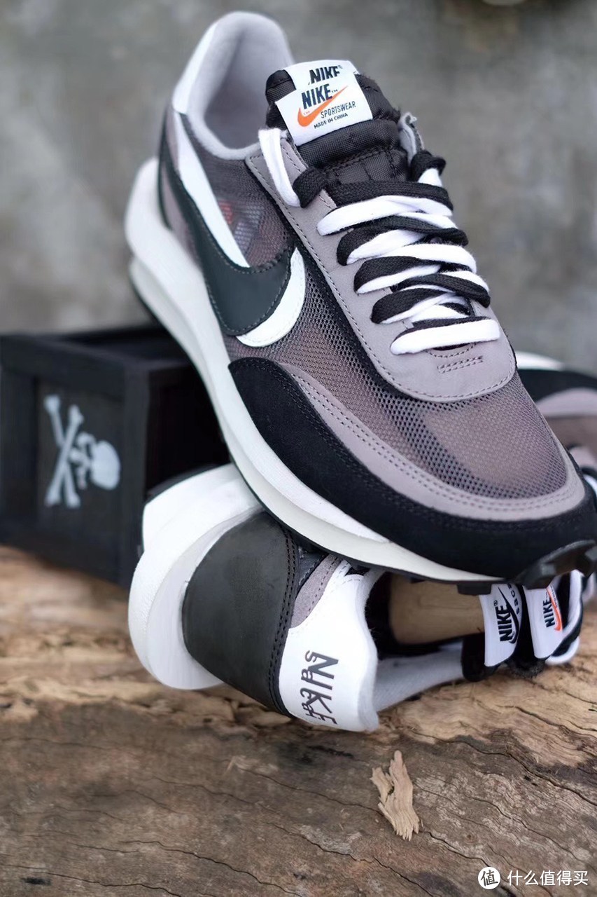 黑灰配色露出：sacai x Nike 联名「LDV With Waffle Daybreak」