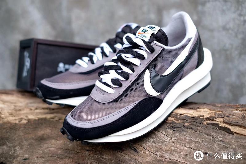 黑灰配色露出：sacai x Nike 联名「LDV With Waffle Daybreak」